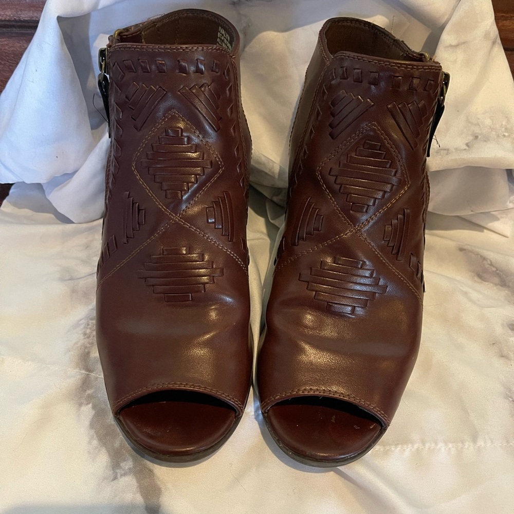Baretraps Brown Open Toe Booties Size 8 - image 3